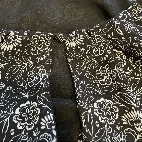 Dex black floral blouse - Picture 4 of 4